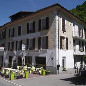 Du Dauphine Hotel